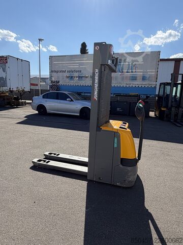 Pallet Stackers Jungheinrich EJC 112z cold store/ Lion 2021y/ 653h/ initial