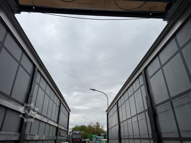 Semirremolque  Göbel Rollerbett Mega AIRCARGO Hyrdraul. Hubdach