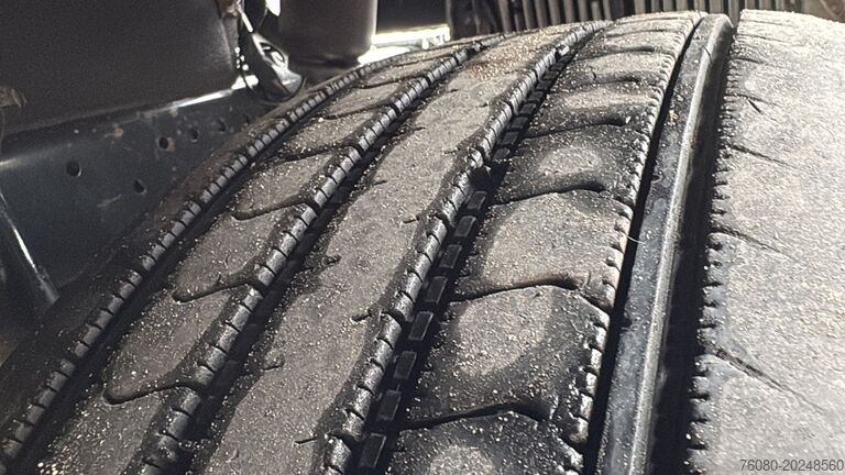 Tracteur standard MAN TGA 18.440 (BOITE MANUELLE / PTO / POMPE HYDRAU...