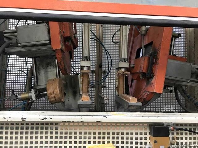 Doppelgehrungssäge für Bauteile, neigbar  