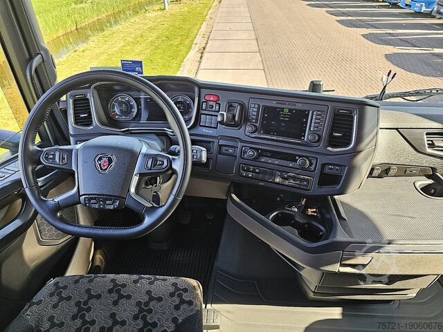 Standard SZM SCANIA S450 SKIRTS 2X TANK RETAR