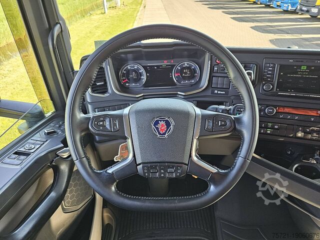 Standard SZM SCANIA S450 SKIRTS 2X TANK RETAR