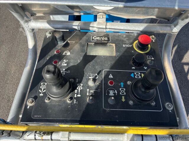 บูมแบบข้อต่อ Genie Z33/18