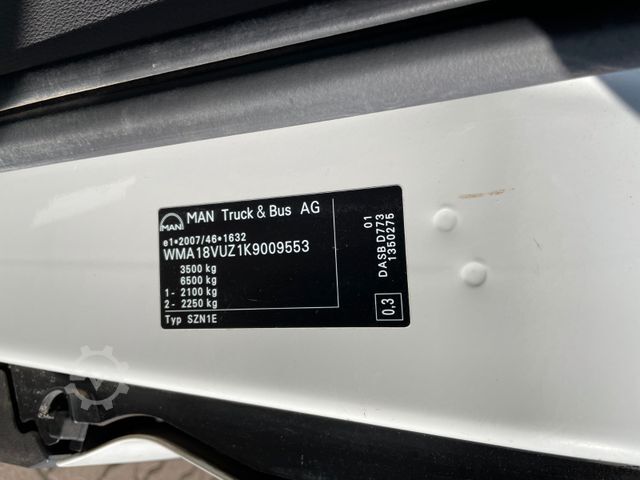 ピックアップバン MAN TGE 3.140 L3 Doka/ HA/ 7 Sitze/ Standhzg./ AHK
