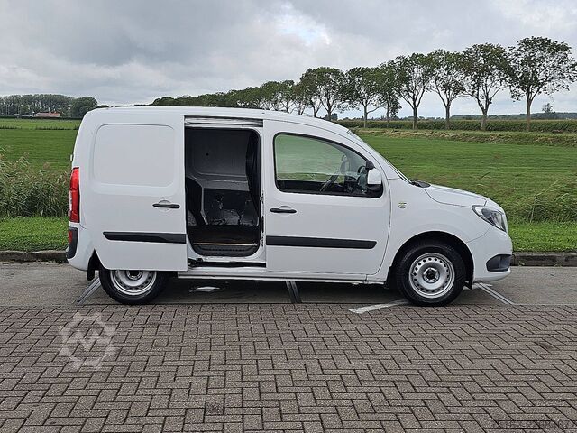 Camioneta familiar de techo alto MERCEDES-BENZ CITAN 112 benzine ac