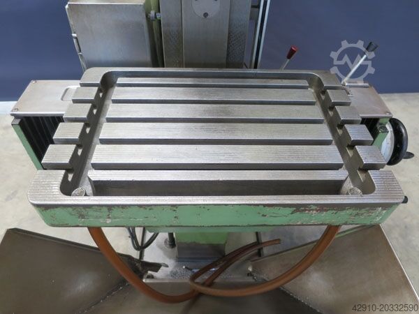 Mașină de frezat pentru producătorii de scule MAHO MH600