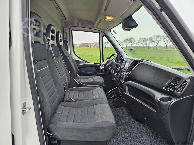 Camioneta familiar de techo alto IVECO DAILY 35 S 14 140 L2H2