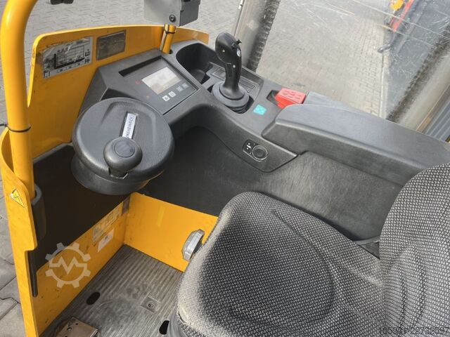 横置きシートスタッカー Jungheinrich ESC214z