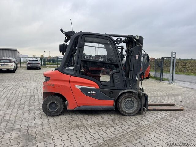 Дизельні навантажувачі Linde H35D-01/1202