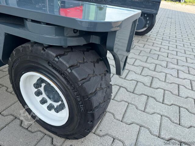 čtyřcestný vysokozdvižný vozík Combilift C4000 /LPG / Perfect/ 2018 year