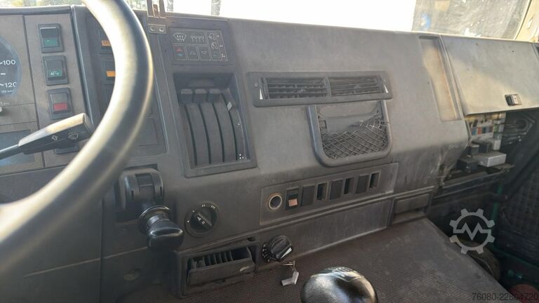 Chasis con cabina MAN 26.272 (MANUAL PUMP / POMPE MANUELLE / LAMES / ...