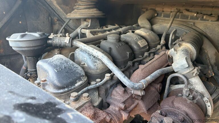 Chasis con cabina MAN 26.272 (MANUAL PUMP / POMPE MANUELLE / LAMES / ...