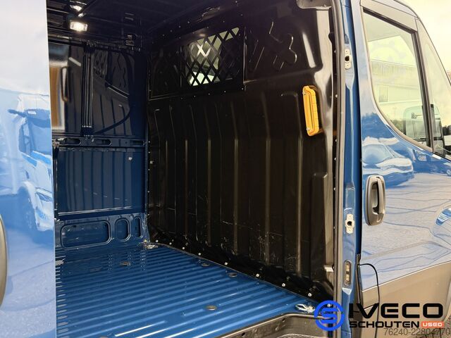 Iveco Daily 35S16V 2.3L 160KS | L2H2 W3520 | Ručni menjač | Adaptivni tempomat | Kamera | Aplikacija Iveco Daily 35S16V 2.3L 160pk | L2H2 W3520 | Handgesc...