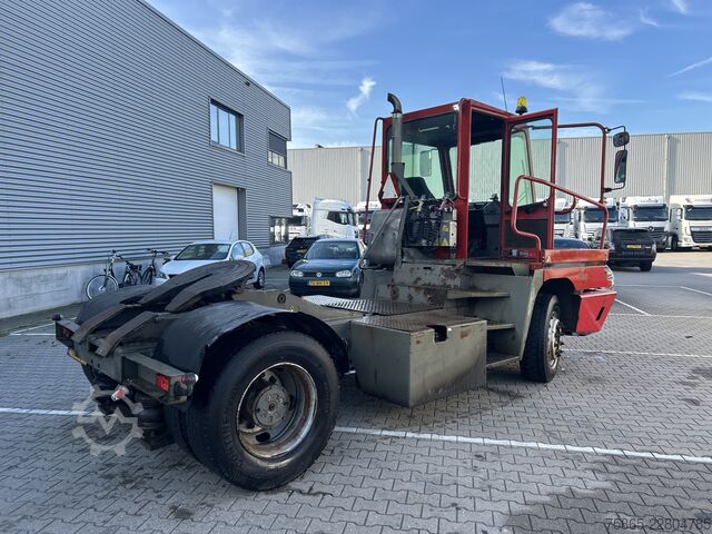Standardni SZM Terberg YT182 / Motor Problem - Oil Pressure / 2006 / C...