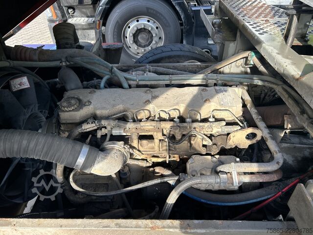 Standardni SZM Terberg YT182 / Motor Problem - Oil Pressure / 2006 / C...