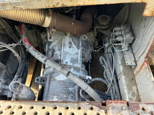 Standardni SZM Terberg YT182 / Motor Problem - Oil Pressure / 2006 / C...