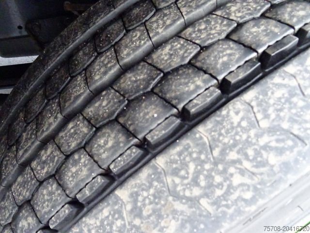 Kamion za prijevoz pića IVECO 260 S 42*kpl. Zug*2x LBW*Lift/Lenk*Ret.*38 Pal.