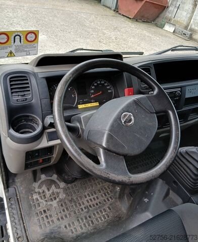 במת עבודה המותקנת על משאית Rothlehner E210PX