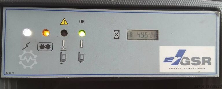 במת עבודה המותקנת על משאית Rothlehner E210PX