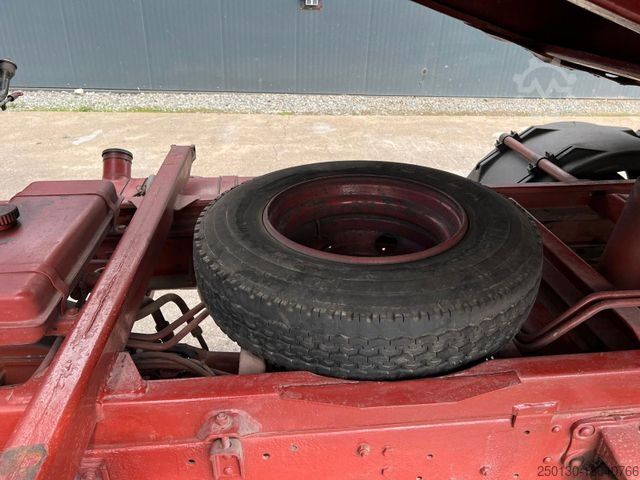 Τριαξονικό ανατρεπτικό βαν MERCEDES-BENZ LPK 813 Meiller Oldtimer