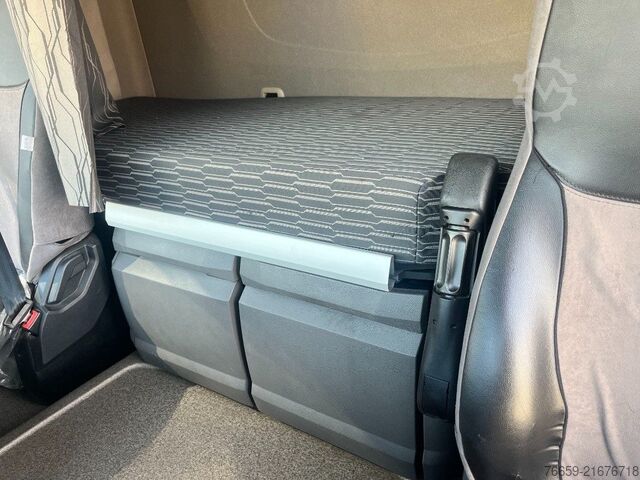 Standard tractor unit DAF XF 480 FT