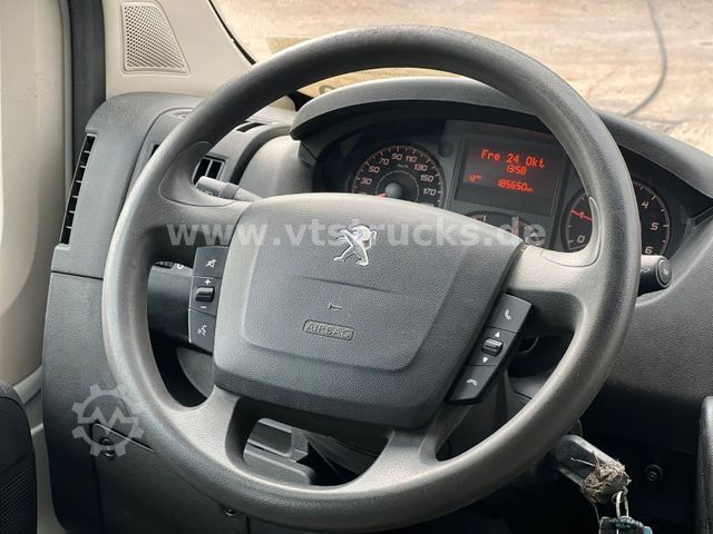 Pritschenwagen PEUGEOT Boxer DoKa Pritsche HDi 130 4x2