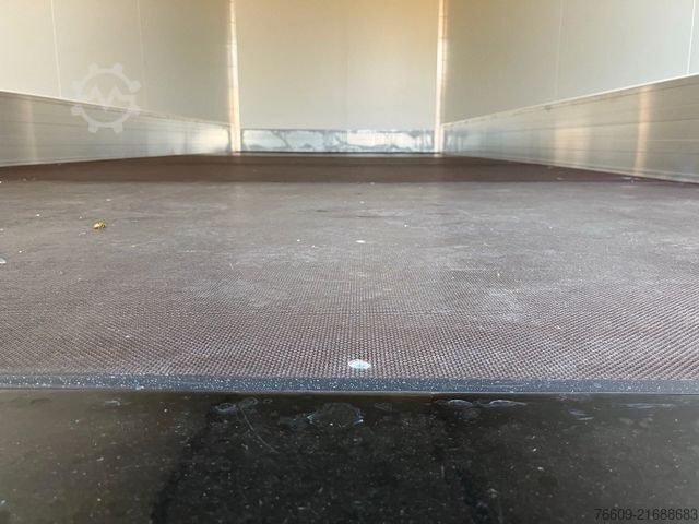 Swap body trailer KRONE Wechselbrücke Kühlaufbau