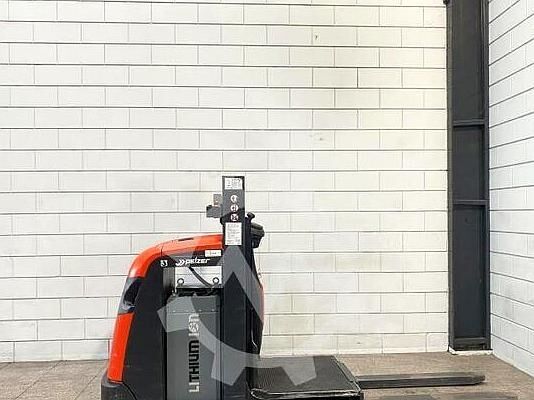 Mașină de preluare a comenzilor Linde V10-02