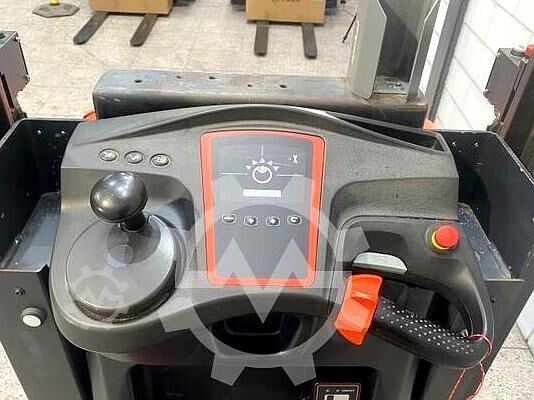 Mașină de preluare a comenzilor Linde V10-02