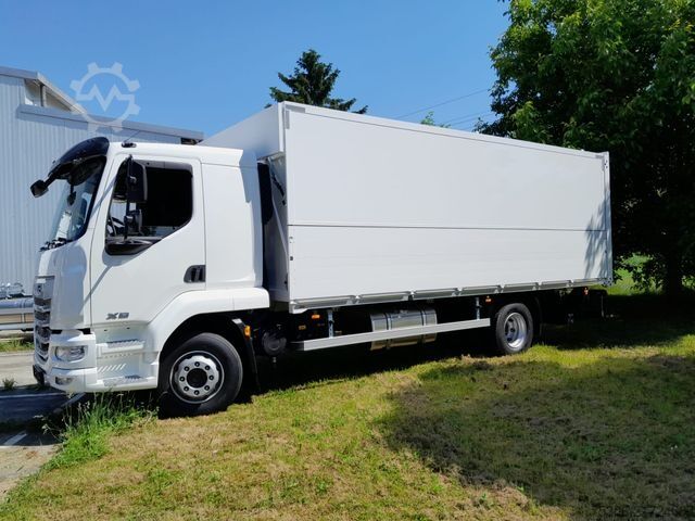 LKW mit Getränkeaufbau DAF FA XB 290 16t Swing-Board-Aufbau