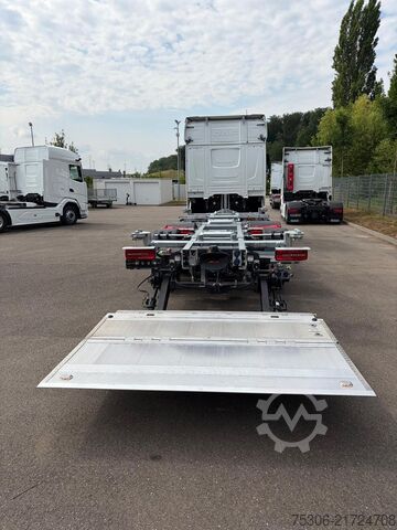 Camión con caja móvil DAF FAN XG 480 Multiwechsler 1120-1320 Ladebordwand
