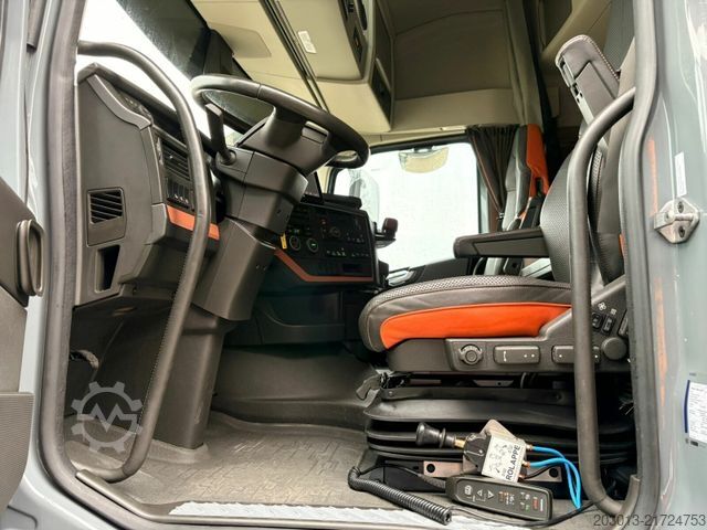 मानक ट्रैक्टर यूनिट VOLVO VOLVO FH750 6x4 Euro6 LL SZM Kipphydraulik