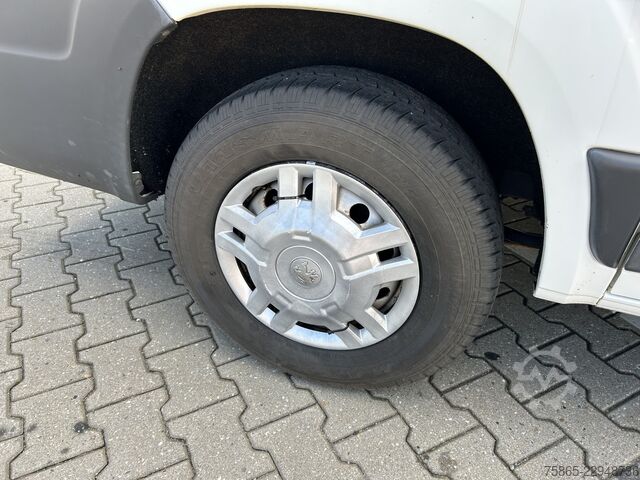  Peugeot Boxer 330 2.2 HDI L1H1 Premium / 204 dkm / 9 Se...