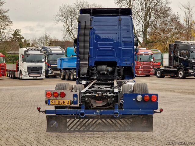 Chassis with cab Volvo FH 13.460 Globetrotter 6x2 - Chassis - 4.90 WB ...