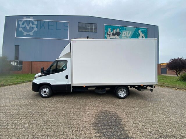وان جعبه‌ای IVECO Daily 35C14 Hi-Matic Koffer mit Ladebordwand