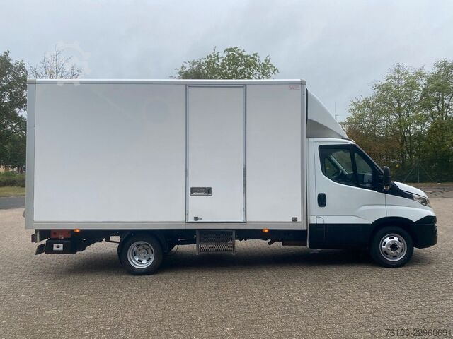 وان جعبه‌ای IVECO Daily 35C14 Hi-Matic Koffer mit Ladebordwand