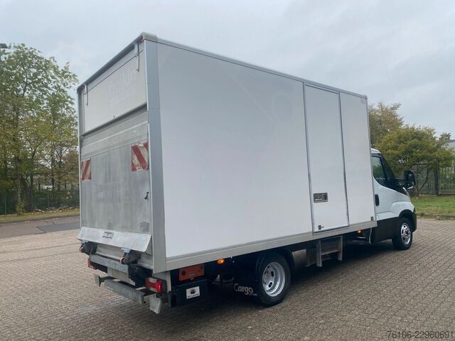وان جعبه‌ای IVECO Daily 35C14 Hi-Matic Koffer mit Ladebordwand