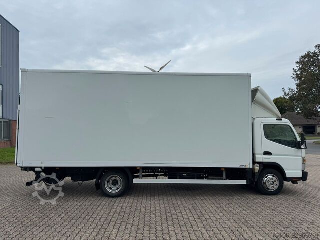کامیون جعبه‌ای FUSO Canter 7C15 Koffer mit Ladebordwand