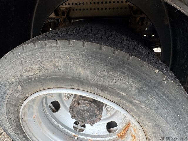 کامیون جعبه‌ای FUSO Canter 7C15 Koffer mit Ladebordwand