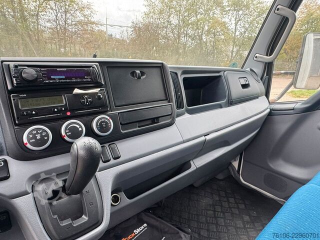 کامیون جعبه‌ای FUSO Canter 7C15 Koffer mit Ladebordwand