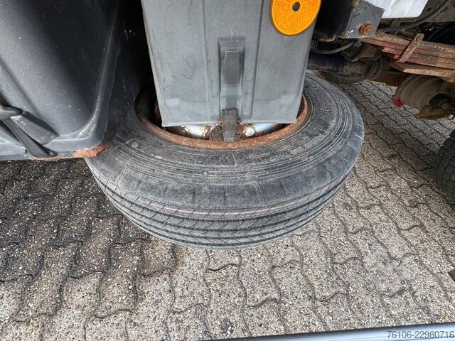 Pick-up pakettiauto IVECO 75E16 Pritsche mit Kran Fassi