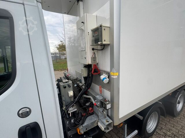 Van badan peti sejuk IVECO Daily 35C18 TiefKühlkoffer Maxicargo