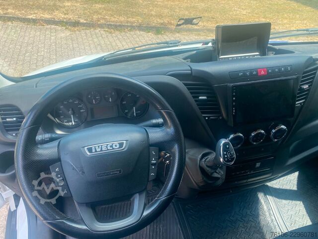 Verhollinen pakettiauto IVECO Daily 72C18 Hi-Matic Schiebe Plane +LBW
