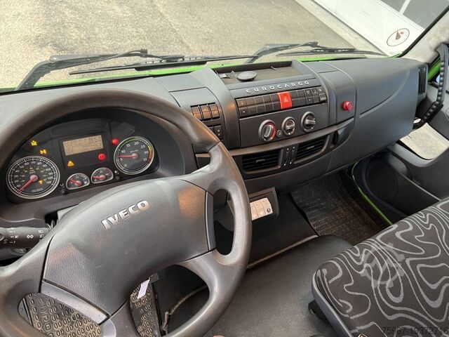 Fast karosseri med kran Iveco Eurocargo 120e25