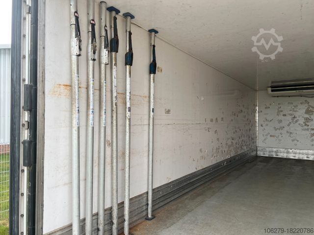 Caminhão frigorífico MAN 12.220 Kühlwagen