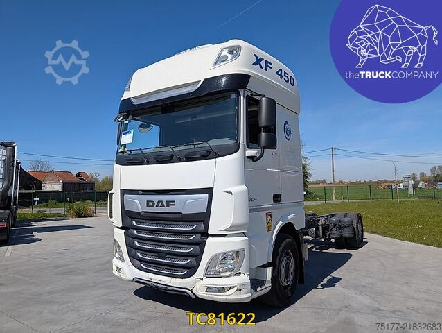 Sasis dengan kabin DAF XF 450