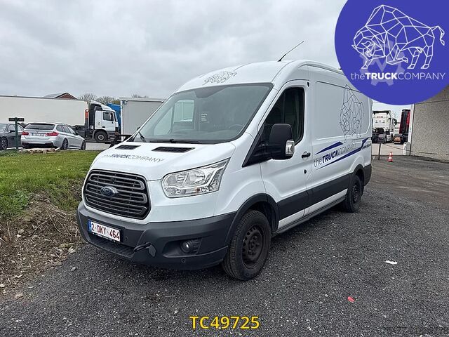 Xe van thùng kín Ford Transit 290 L2H2 TREND