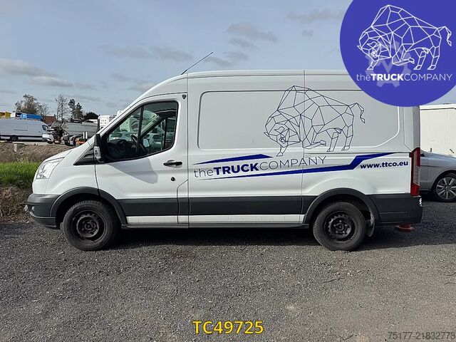 Xe van thùng kín Ford Transit 290 L2H2 TREND