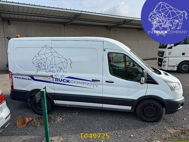 Xe van thùng kín Ford Transit 290 L2H2 TREND