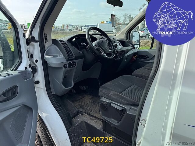 Xe van thùng kín Ford Transit 290 L2H2 TREND